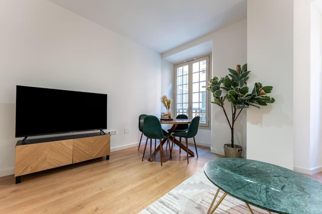 Premium Flat In Center With Free Parking Apartament *